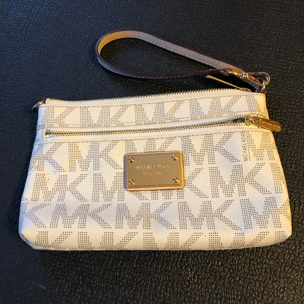 Michael’s Kors wristlet